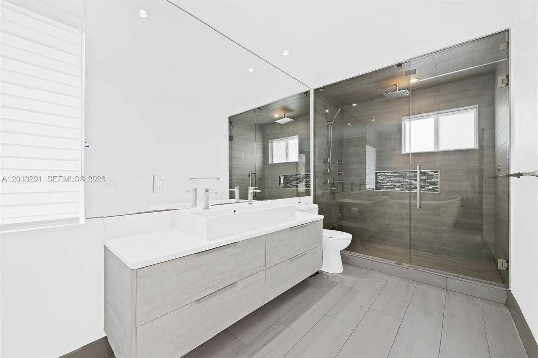 Primary bath