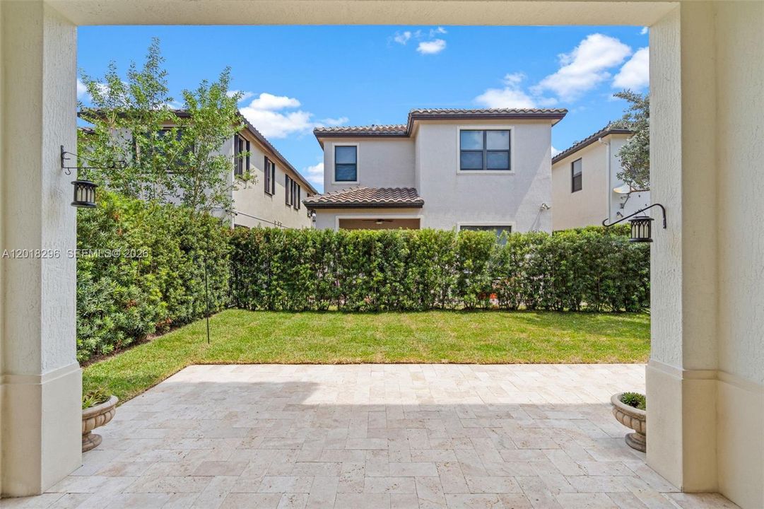 Active With Contract: $665,000 (3 beds, 2 baths, 2025 Square Feet)