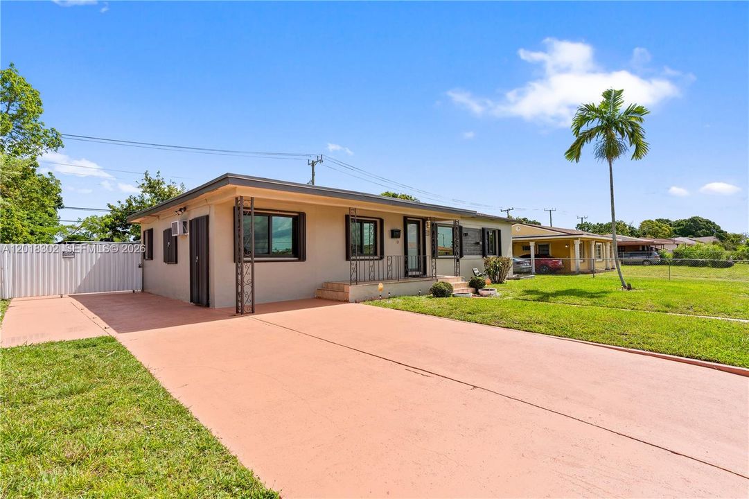 Vendido Recientemente: $499,900 (4 camas, 2 baños, 1552 Pies cuadrados)