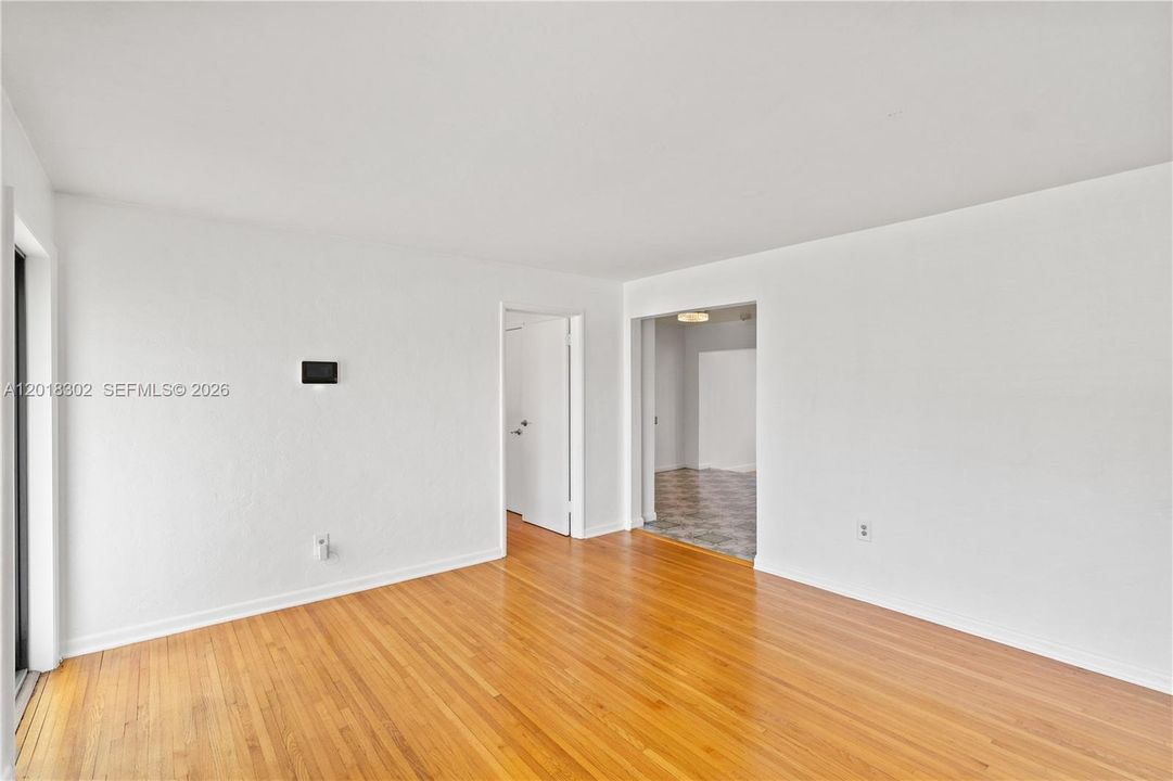 Vendido Recientemente: $499,900 (4 camas, 2 baños, 1552 Pies cuadrados)