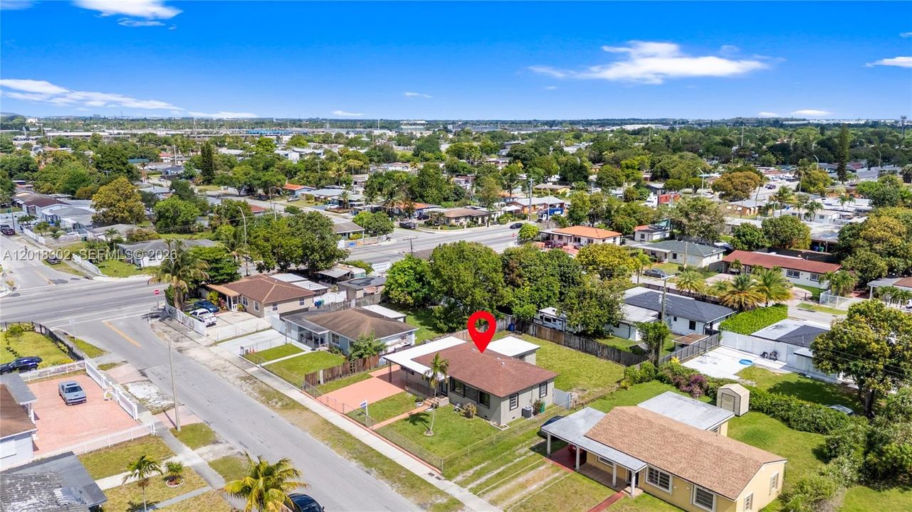 Vendido Recientemente: $499,900 (4 camas, 2 baños, 1552 Pies cuadrados)