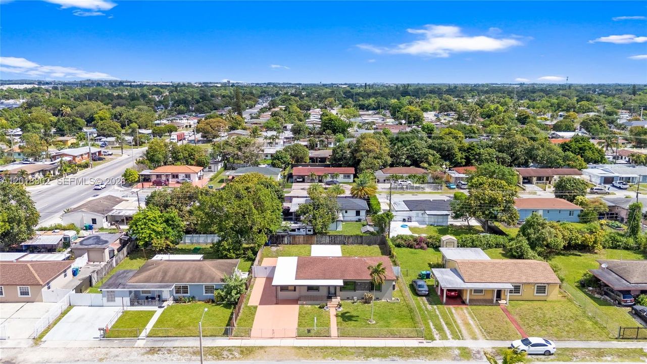 Vendido Recientemente: $499,900 (4 camas, 2 baños, 1552 Pies cuadrados)