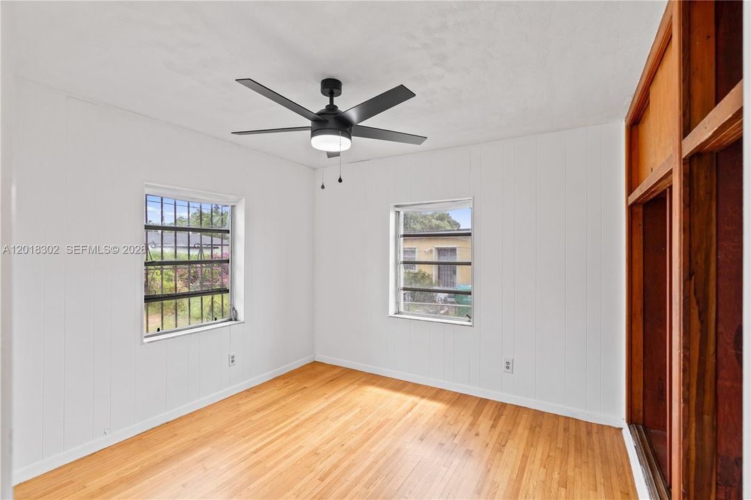 Vendido Recientemente: $499,900 (4 camas, 2 baños, 1552 Pies cuadrados)