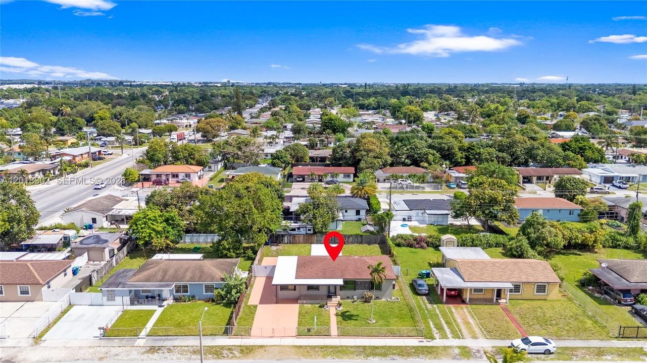 Vendido Recientemente: $499,900 (4 camas, 2 baños, 1552 Pies cuadrados)