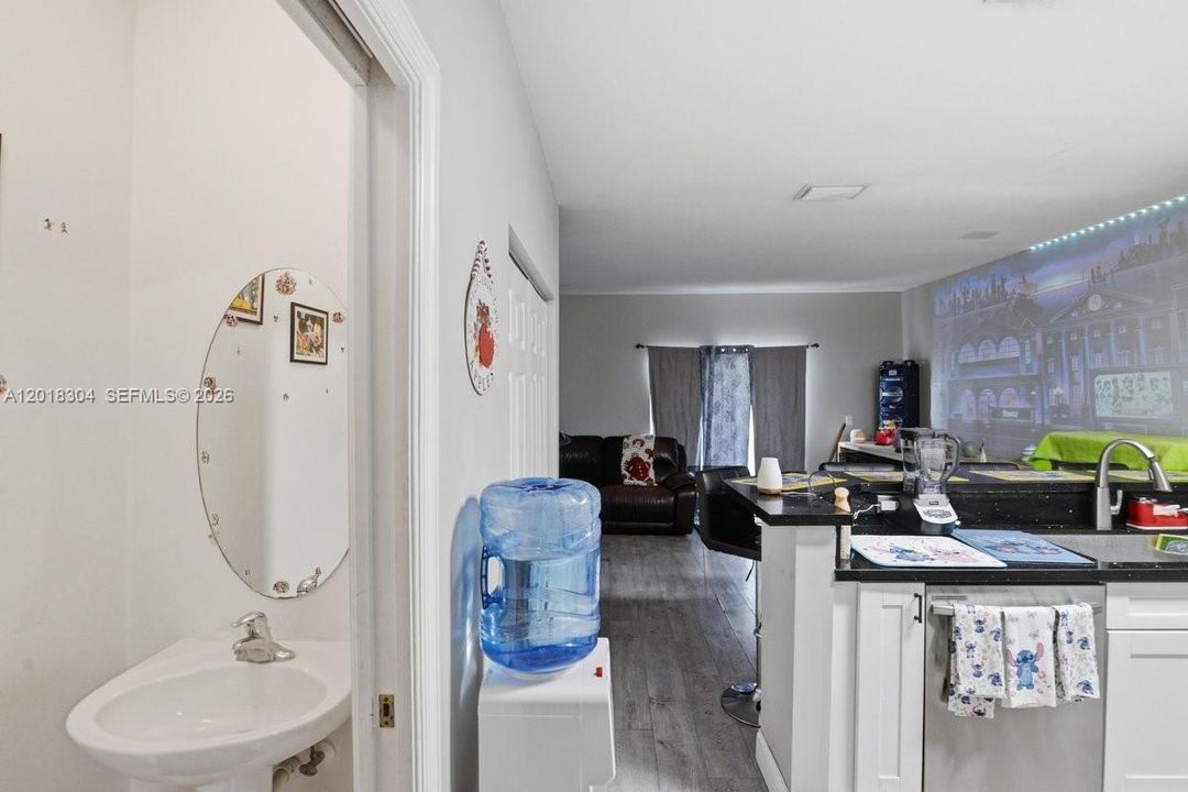 На продажу: $264,900 (3 спален, 2 ванн, 1458 Квадратных фут)