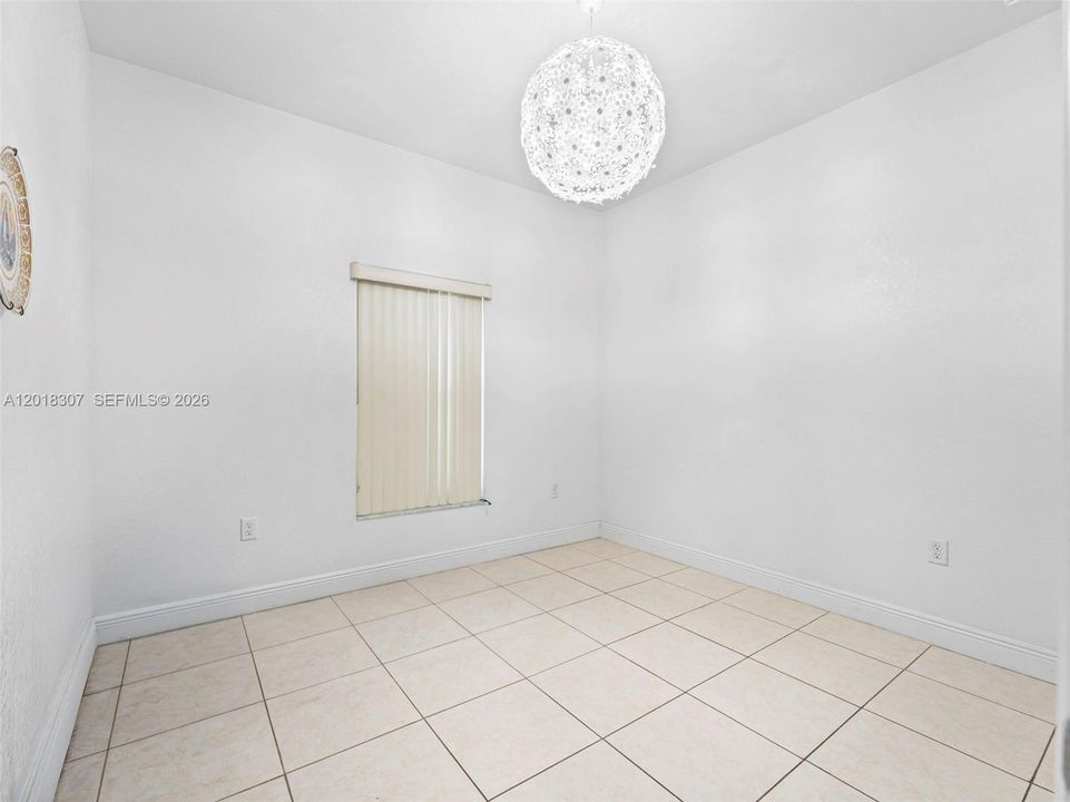 Activo con contrato: $449,000 (3 camas, 2 baños, 1083 Pies cuadrados)