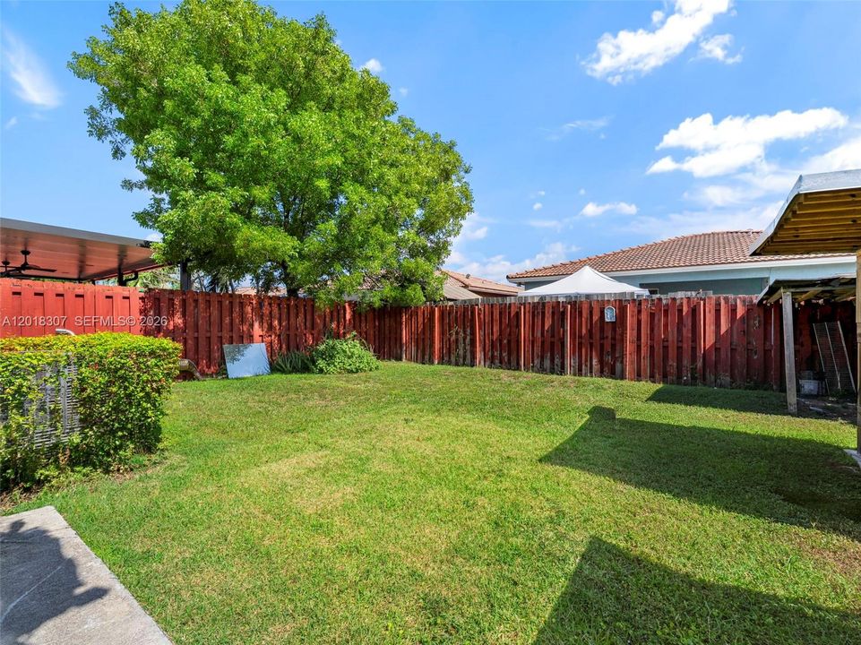 Activo con contrato: $449,000 (3 camas, 2 baños, 1083 Pies cuadrados)