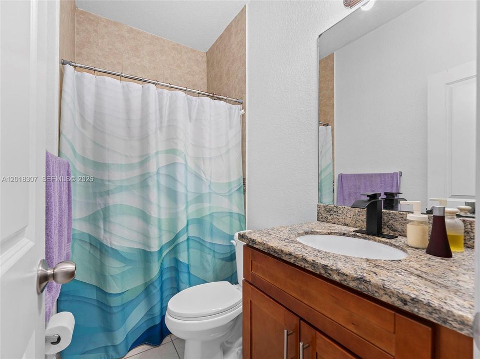 Activo con contrato: $449,000 (3 camas, 2 baños, 1083 Pies cuadrados)