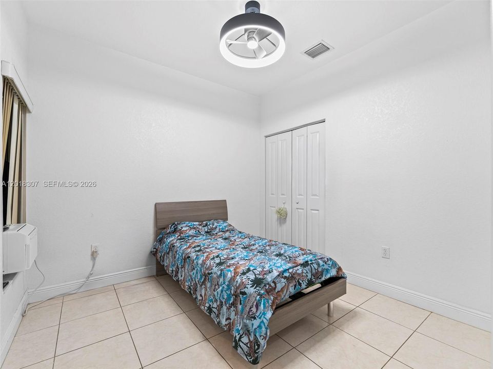 Activo con contrato: $449,000 (3 camas, 2 baños, 1083 Pies cuadrados)