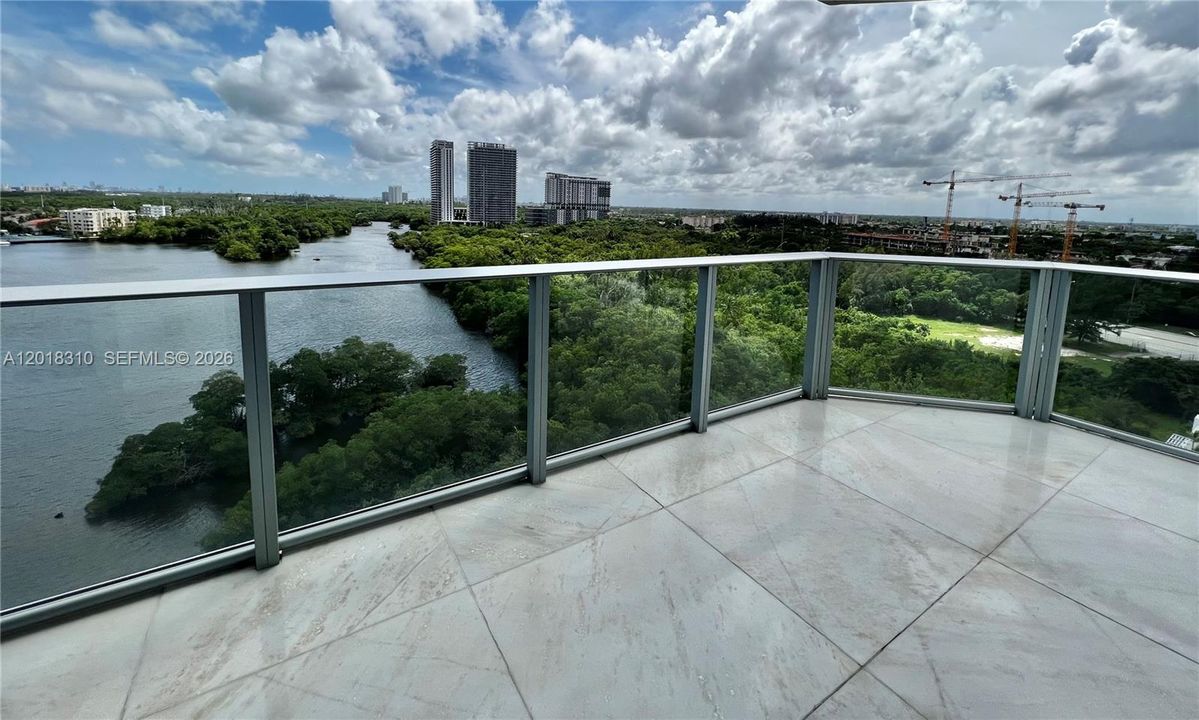 For Rent: $7,500 (2 beds, 2 baths, 1958 Square Feet)