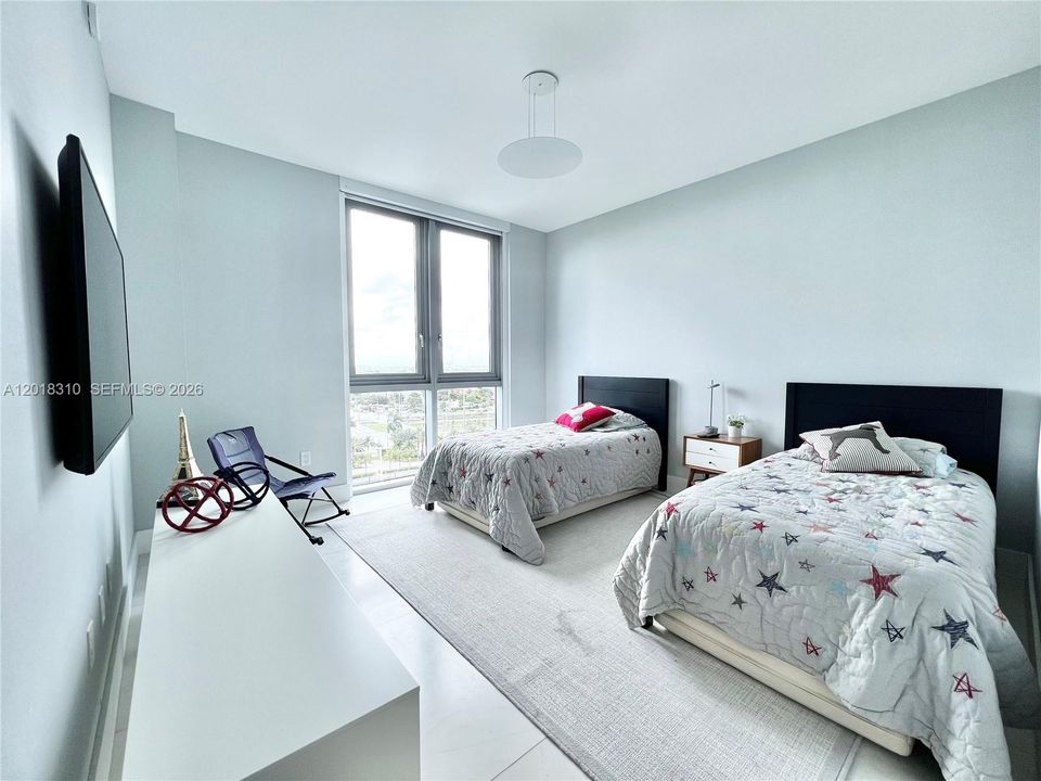 For Rent: $7,500 (2 beds, 2 baths, 1958 Square Feet)
