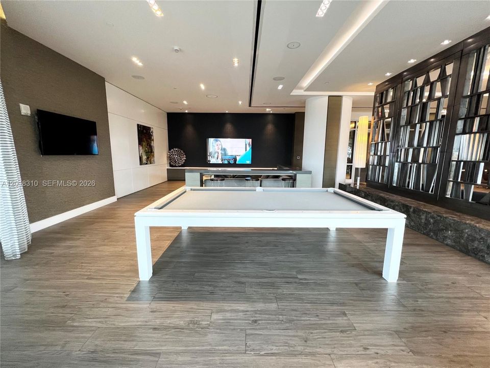 For Rent: $7,500 (2 beds, 2 baths, 1958 Square Feet)