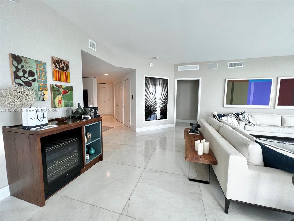 For Rent: $7,500 (2 beds, 2 baths, 1958 Square Feet)