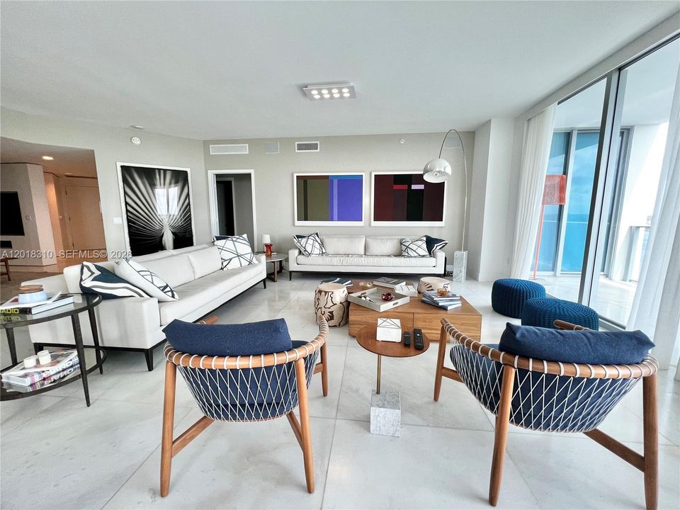 For Rent: $7,500 (2 beds, 2 baths, 1958 Square Feet)