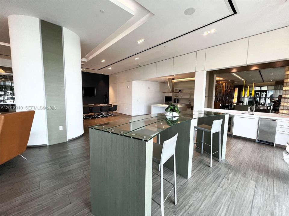 For Rent: $7,500 (2 beds, 2 baths, 1958 Square Feet)