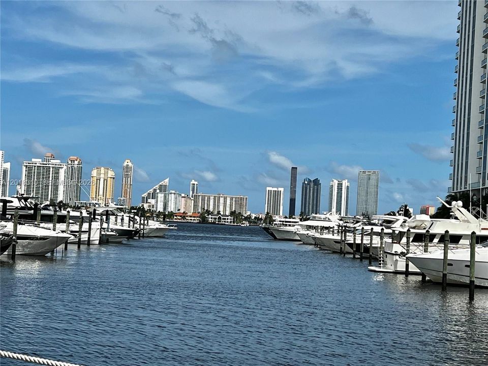 For Rent: $7,500 (2 beds, 2 baths, 1958 Square Feet)