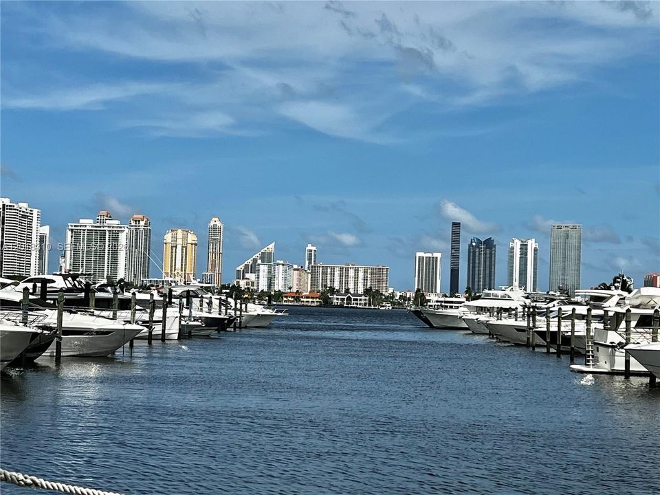 For Rent: $7,500 (2 beds, 2 baths, 1958 Square Feet)