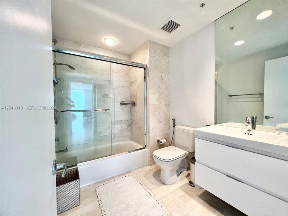For Rent: $7,500 (2 beds, 2 baths, 1958 Square Feet)
