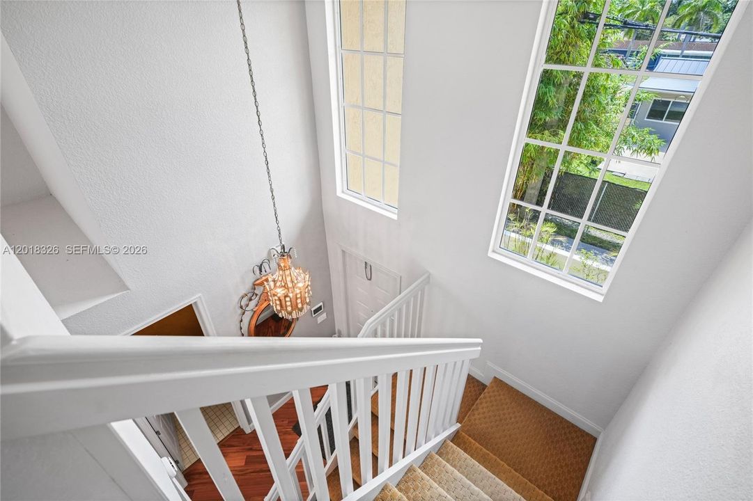En Venta: $699,000 (3 camas, 2 baños, 2163 Pies cuadrados)