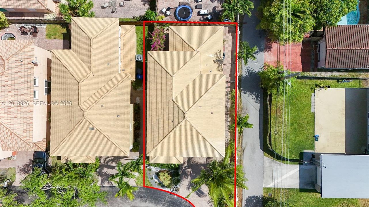 En Venta: $699,000 (3 camas, 2 baños, 2163 Pies cuadrados)