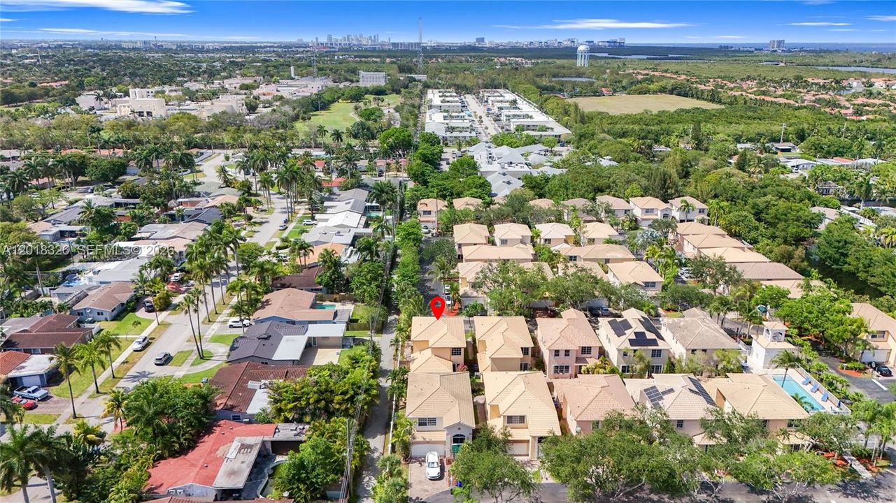 En Venta: $699,000 (3 camas, 2 baños, 2163 Pies cuadrados)