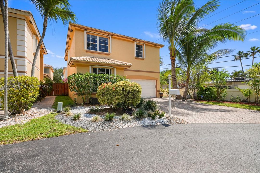 En Venta: $699,000 (3 camas, 2 baños, 2163 Pies cuadrados)