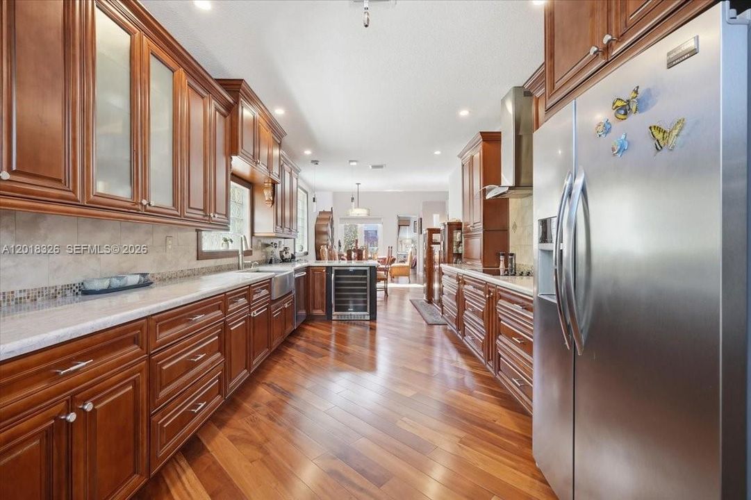 En Venta: $699,000 (3 camas, 2 baños, 2163 Pies cuadrados)