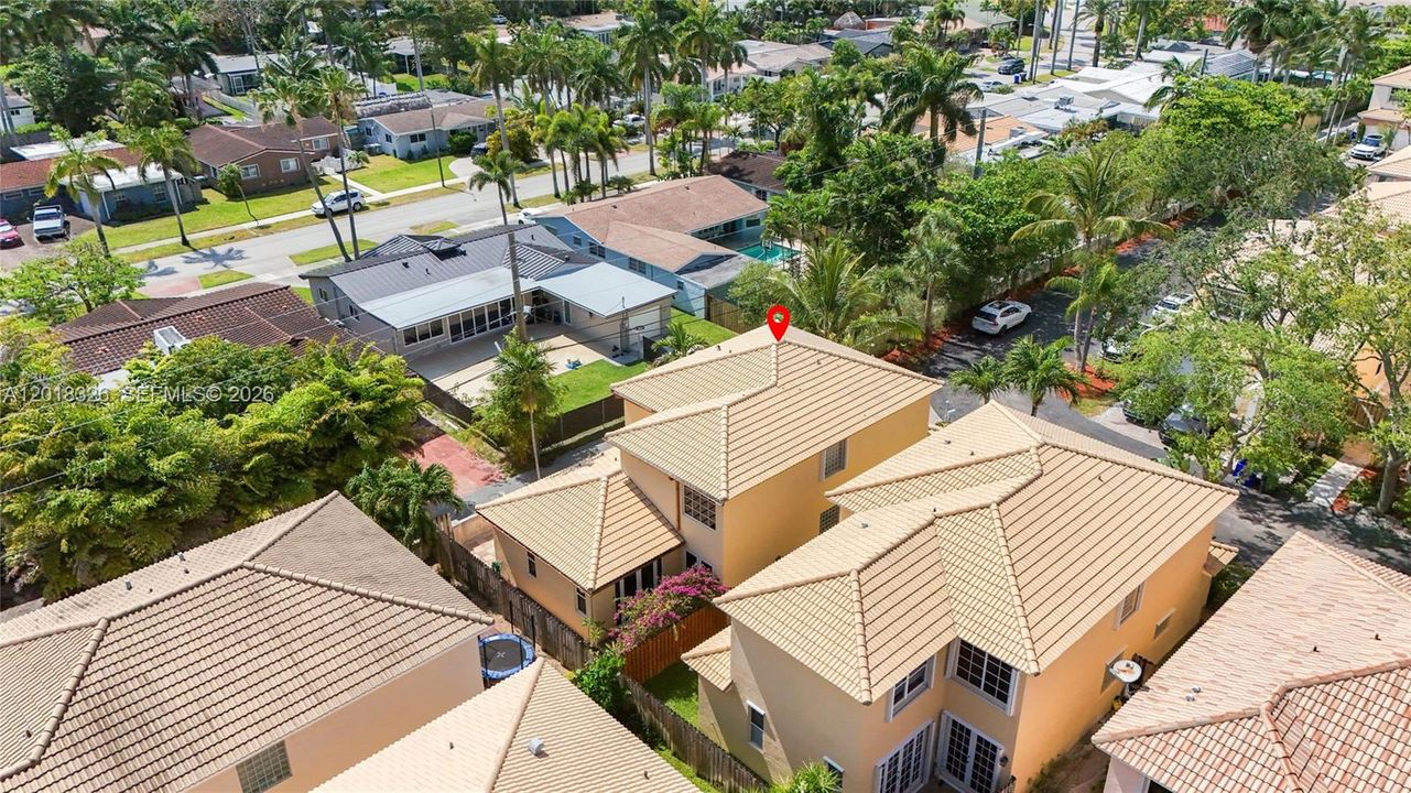En Venta: $699,000 (3 camas, 2 baños, 2163 Pies cuadrados)