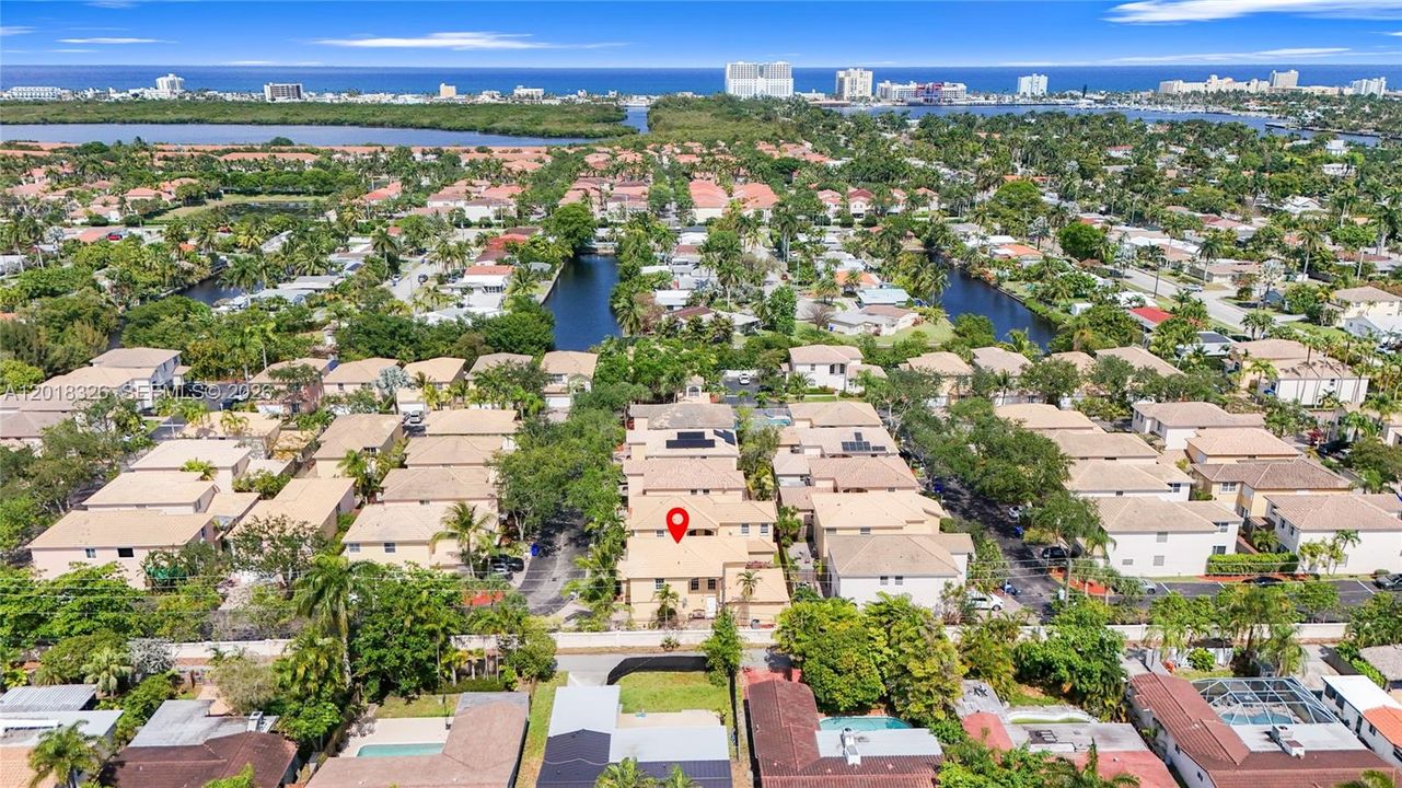 En Venta: $699,000 (3 camas, 2 baños, 2163 Pies cuadrados)