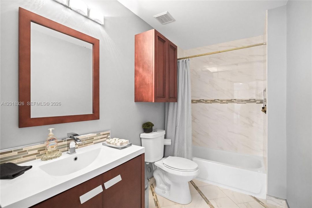 2nd floor bathroom