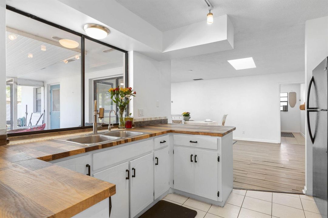 9-web-or-mls-46 Berkshire Ln-9