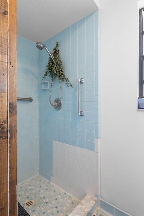 21-web-or-mls-46 Berkshire Ln-21