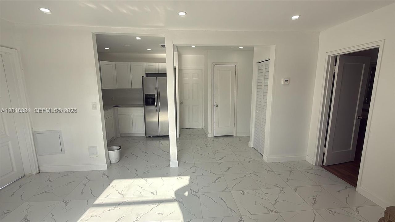 For Rent: $3,400 (3 beds, 2 baths, 2060 Square Feet)