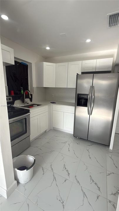 For Rent: $3,400 (3 beds, 2 baths, 2060 Square Feet)