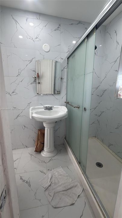 For Rent: $3,400 (3 beds, 2 baths, 2060 Square Feet)