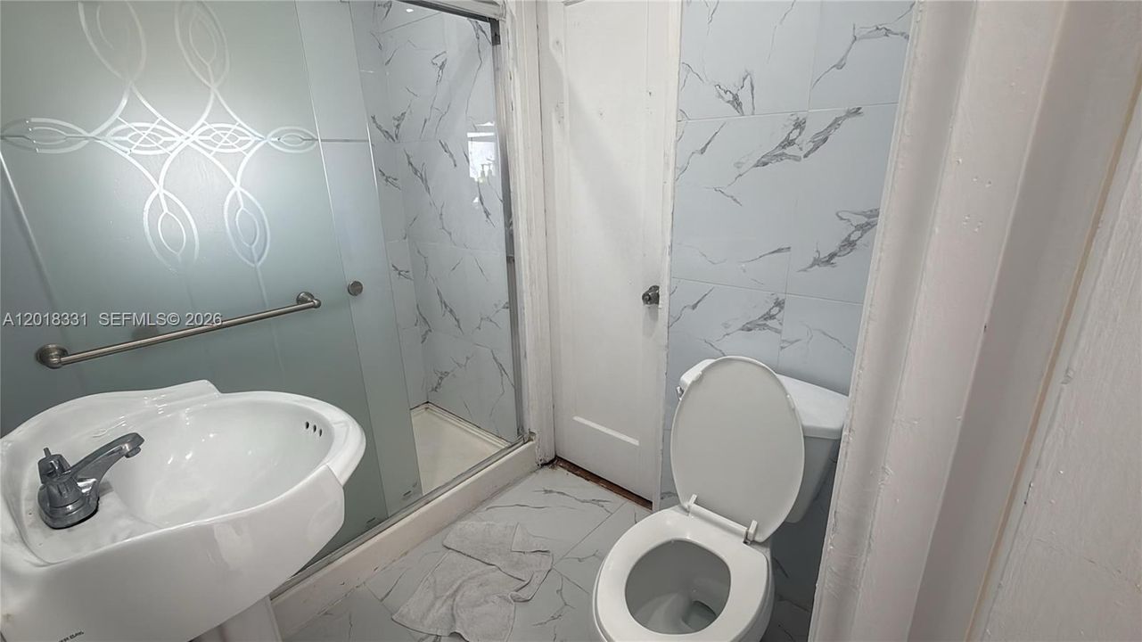 For Rent: $3,400 (3 beds, 2 baths, 2060 Square Feet)