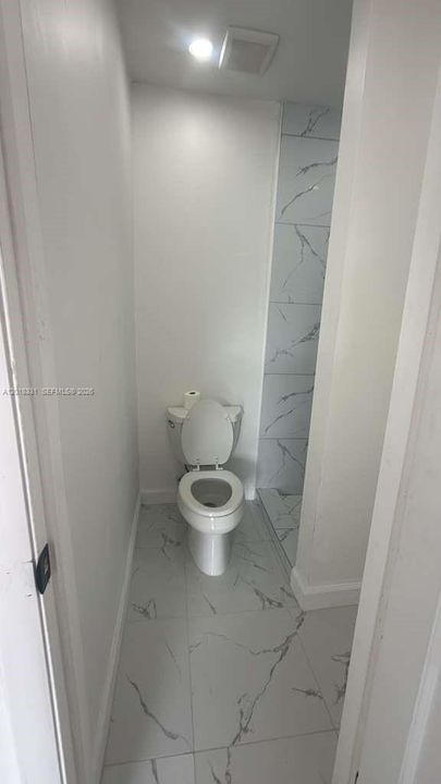For Rent: $3,400 (3 beds, 2 baths, 2060 Square Feet)