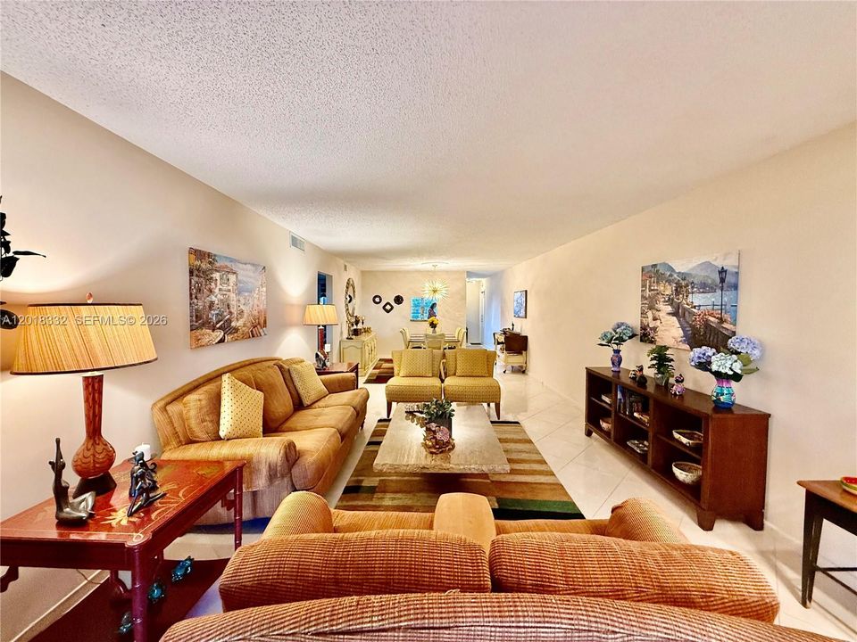 For Sale: $285,000 (2 beds, 2 baths, 1291 Square Feet)