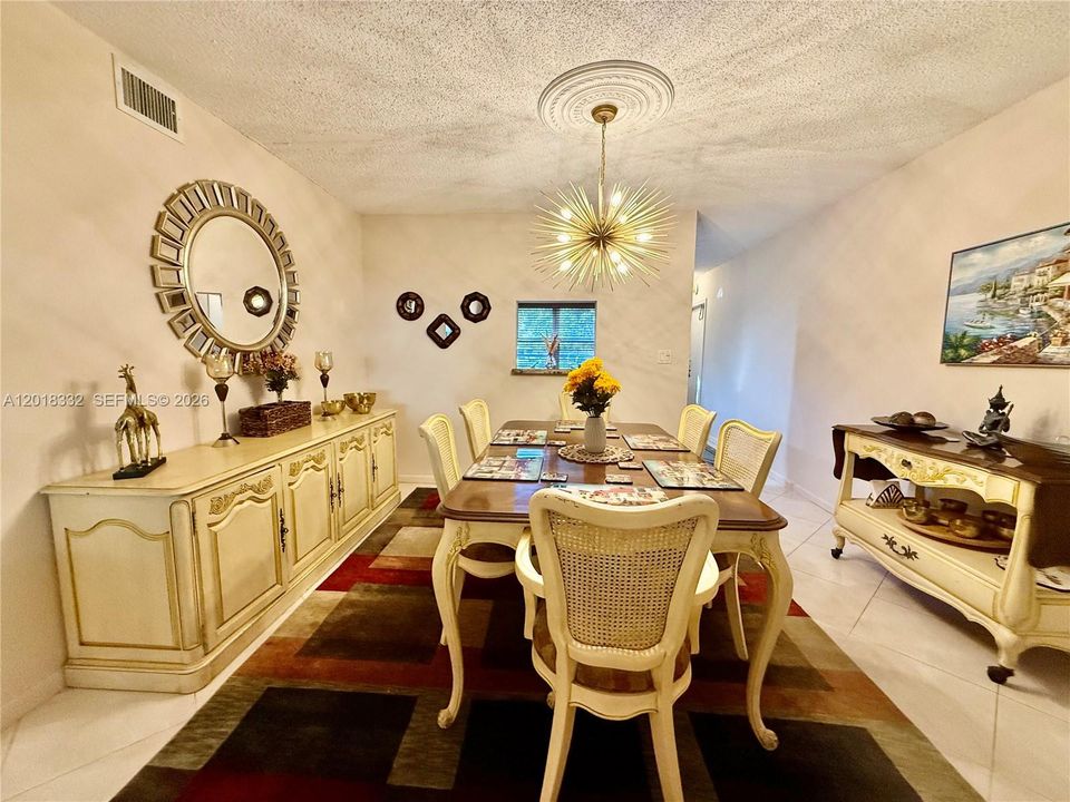 For Sale: $285,000 (2 beds, 2 baths, 1291 Square Feet)