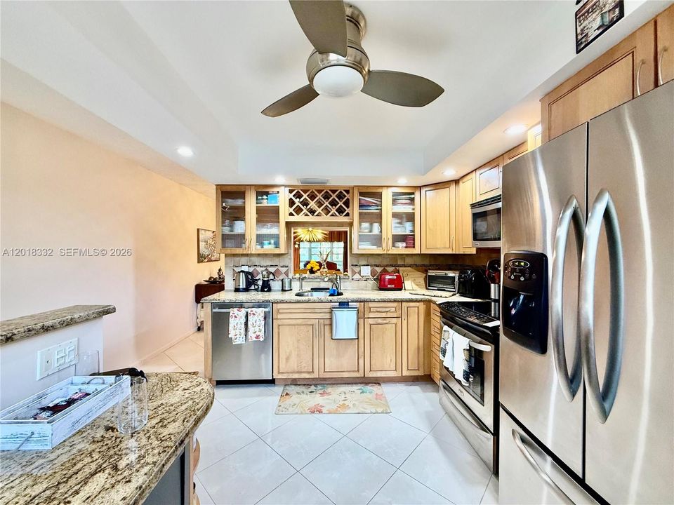 For Sale: $285,000 (2 beds, 2 baths, 1291 Square Feet)