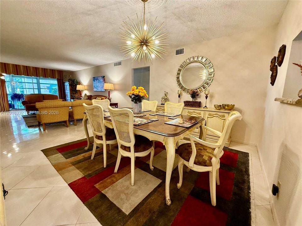For Sale: $285,000 (2 beds, 2 baths, 1291 Square Feet)