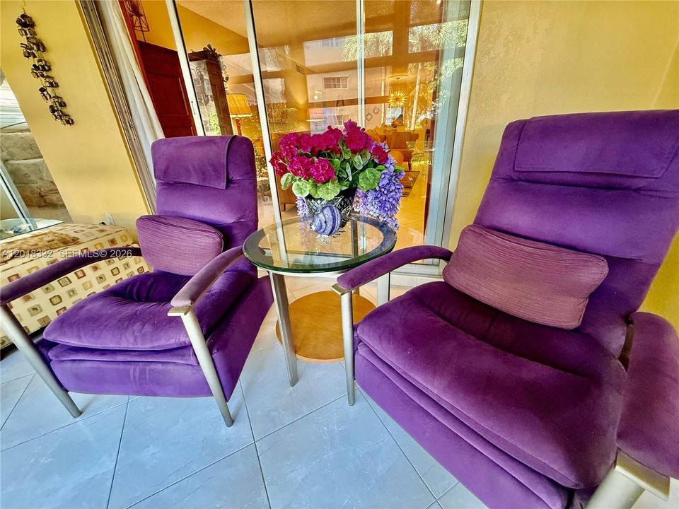 For Sale: $285,000 (2 beds, 2 baths, 1291 Square Feet)