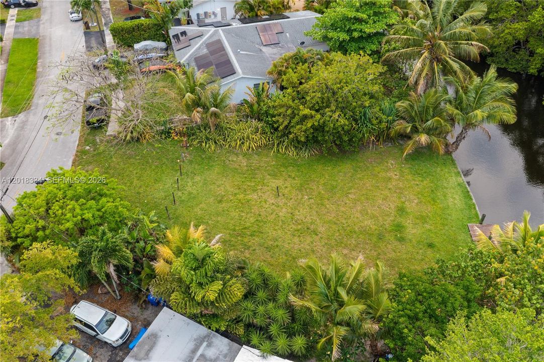 待售: $250,000 (0.19 acres)