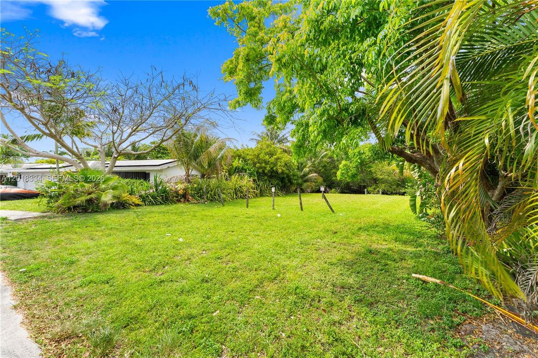 待售: $250,000 (0.19 acres)