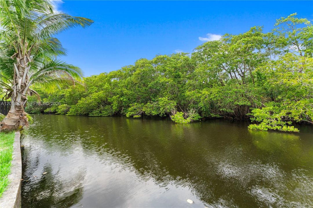 待售: $250,000 (0.19 acres)