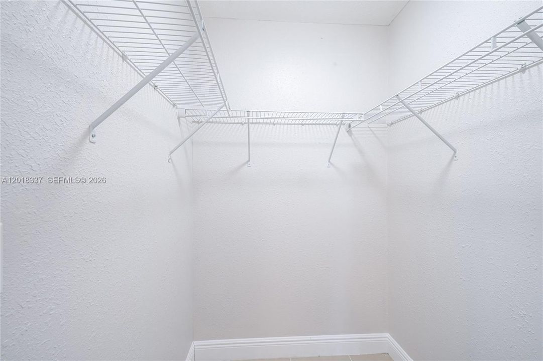 For Sale: $485,000 (3 beds, 2 baths, 1305 Square Feet)