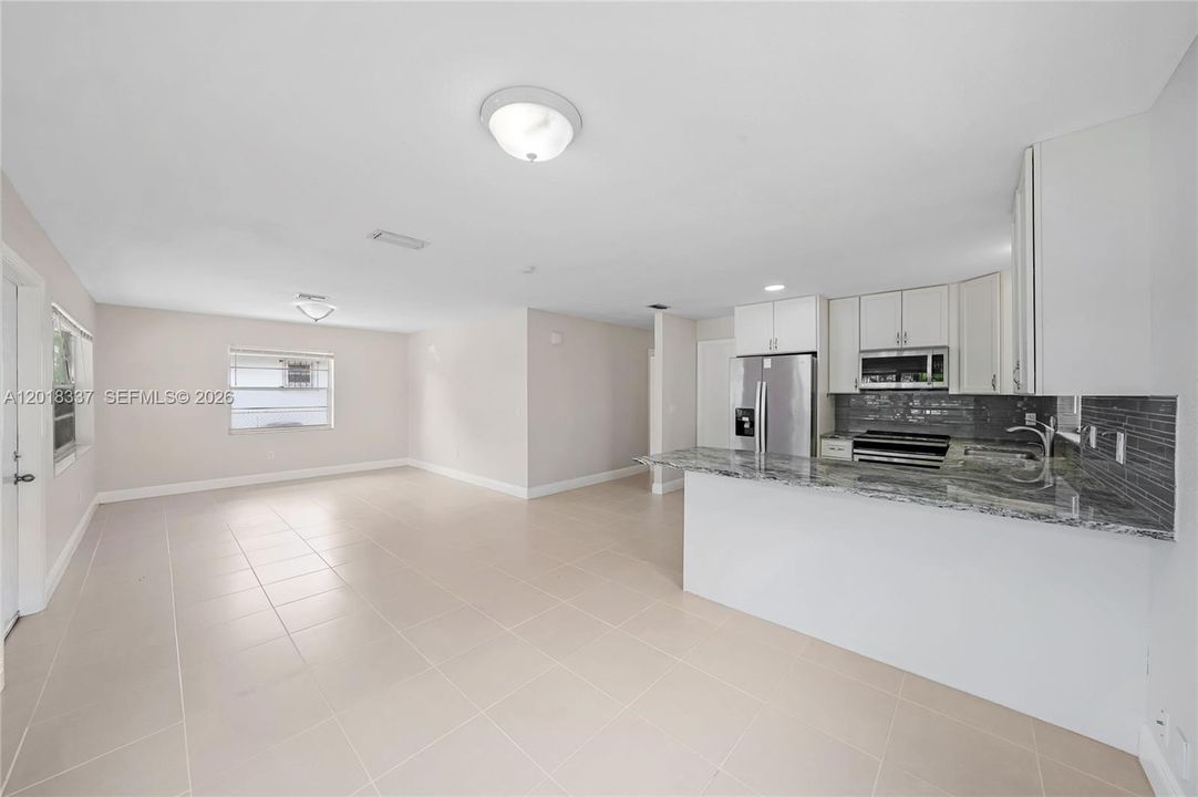 For Sale: $485,000 (3 beds, 2 baths, 1305 Square Feet)