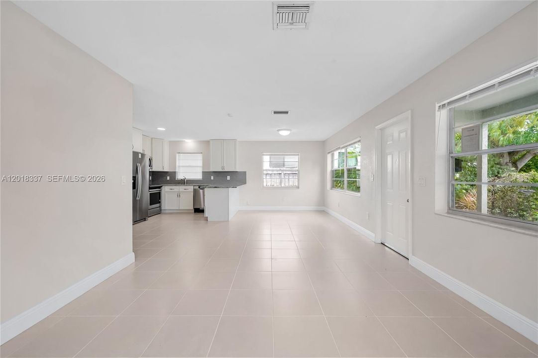 For Sale: $485,000 (3 beds, 2 baths, 1305 Square Feet)