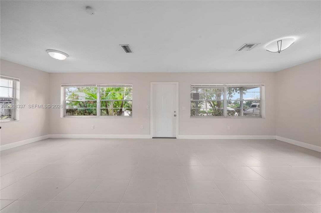 For Sale: $485,000 (3 beds, 2 baths, 1305 Square Feet)