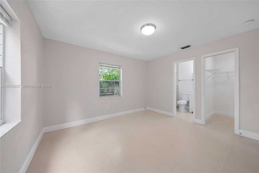 For Sale: $485,000 (3 beds, 2 baths, 1305 Square Feet)